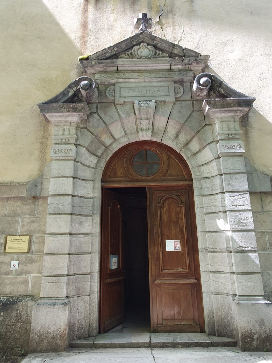 Porte Chapelle Notre Dame de Consolation
